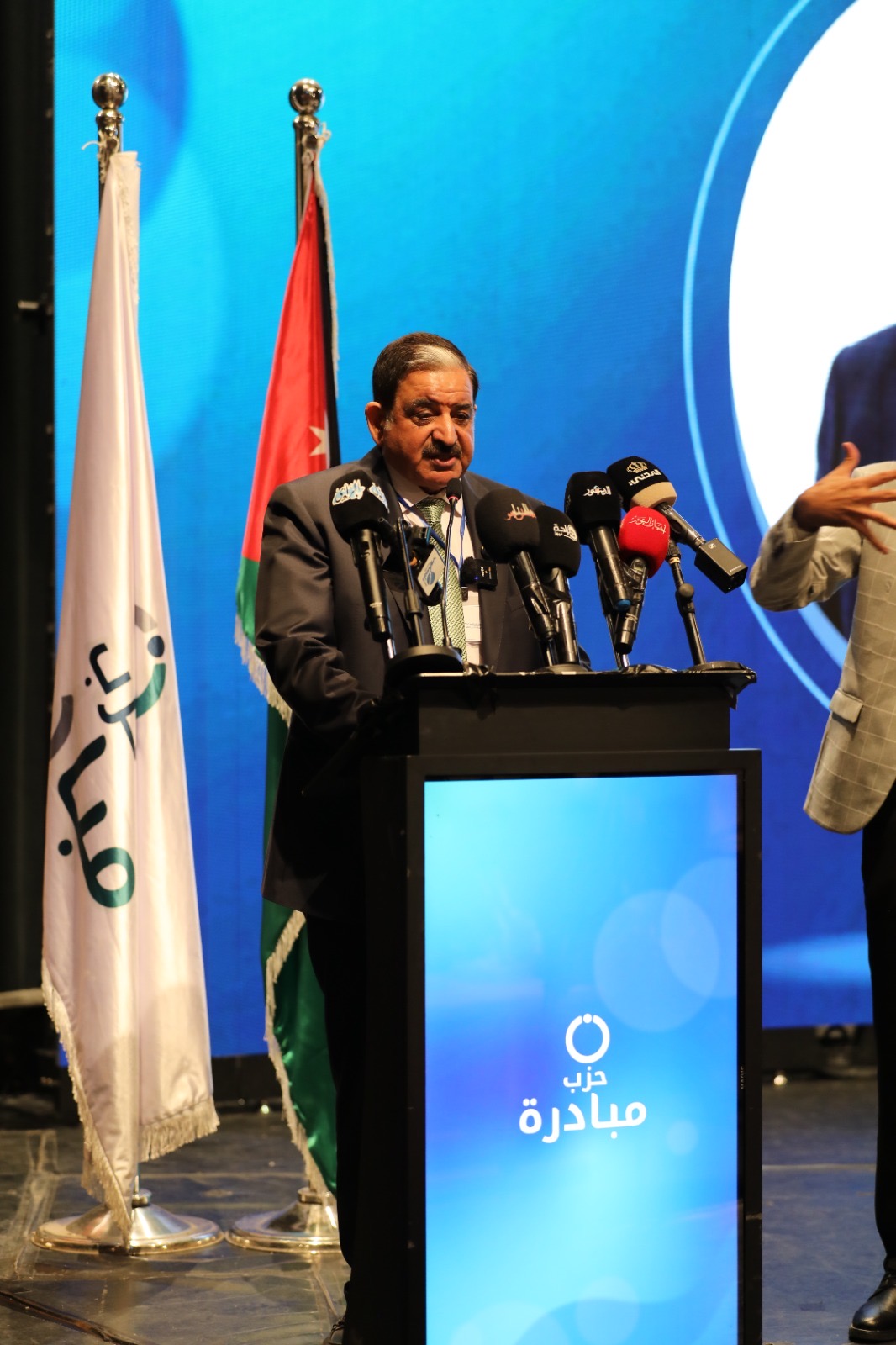 نيفين العياصرة تكتب:حزب مبادرة... حين تبدأ الأحزاب بكتابة سيرتها