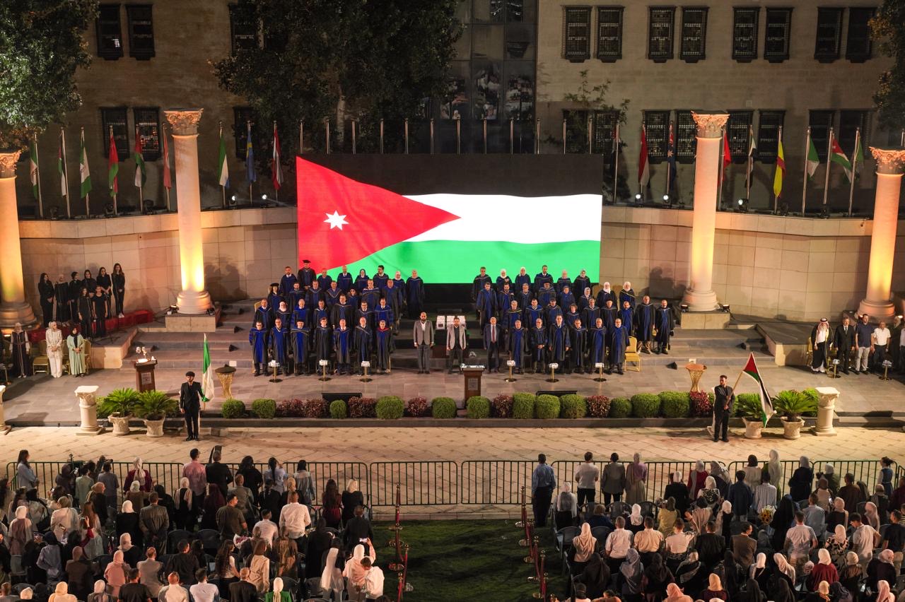 رئيس مجلس أمناء جامعة البترا يرعى اختتام احتفالات تخريج الفوج الثاني والثلاثين