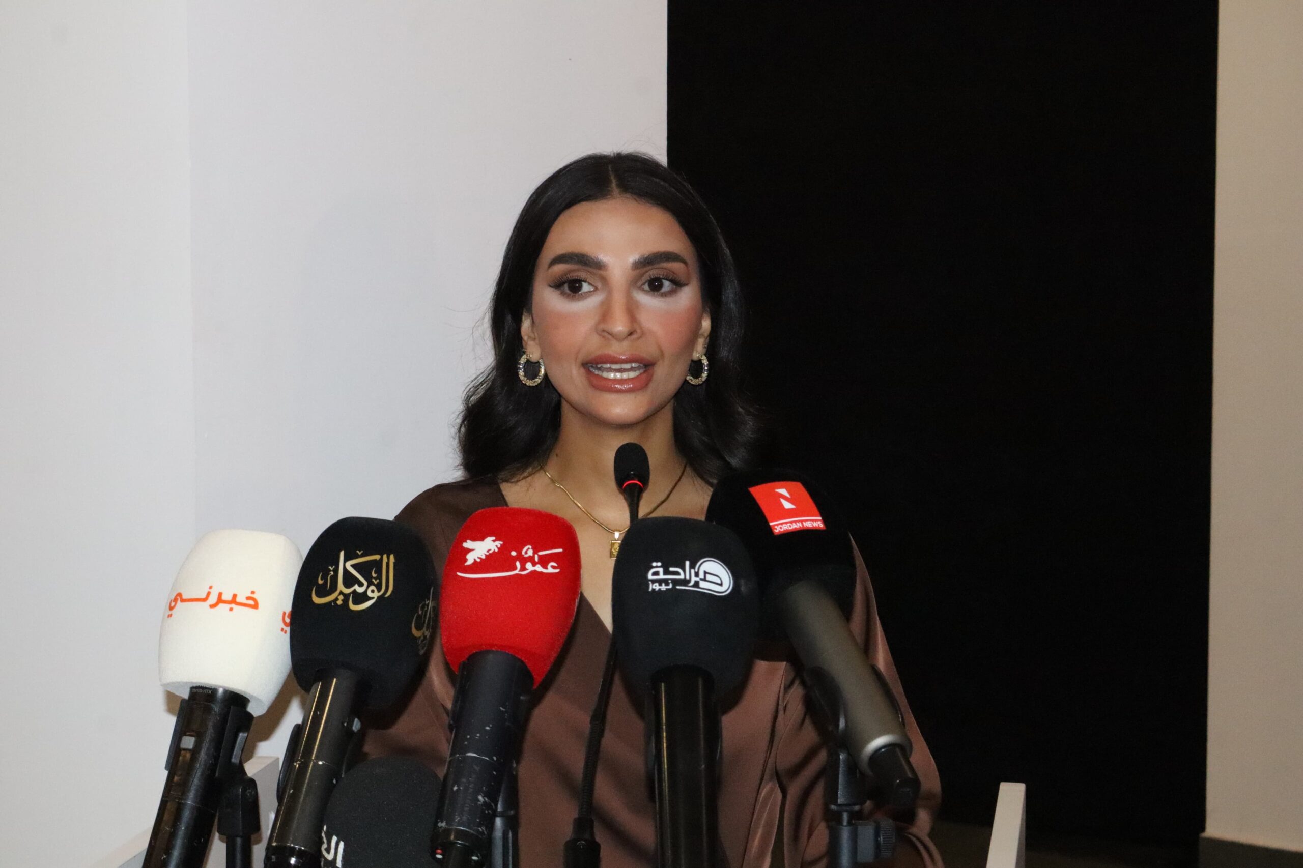 جيلي تعزز حضورها في الأردن بإطلاق EX5 EM-i الهجينة