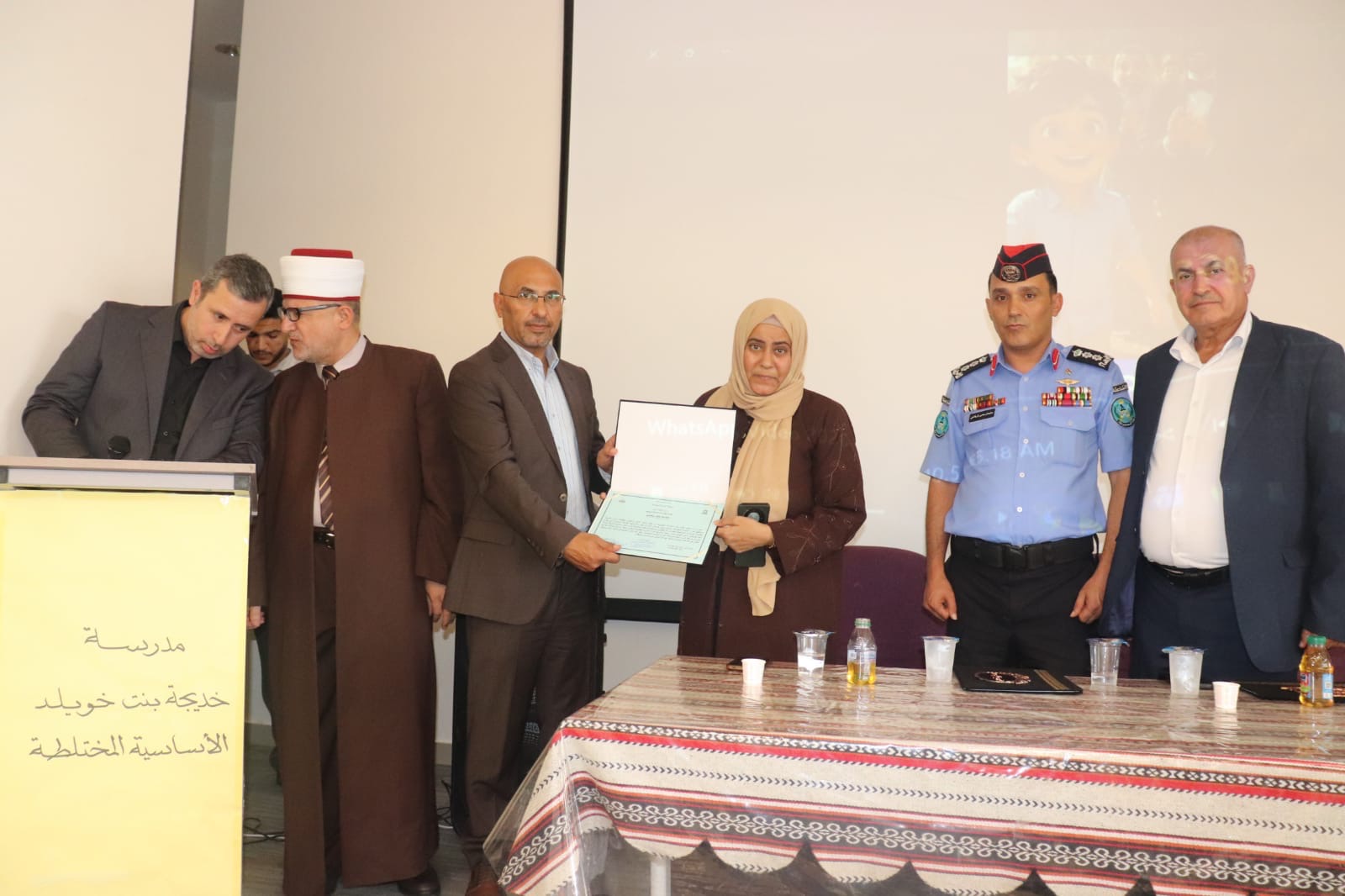 ندوة في الشونة الجنوبية للتوعية بمخاطر إطلاق العيارات النارية احتفالاً بنتائج التوجيهي