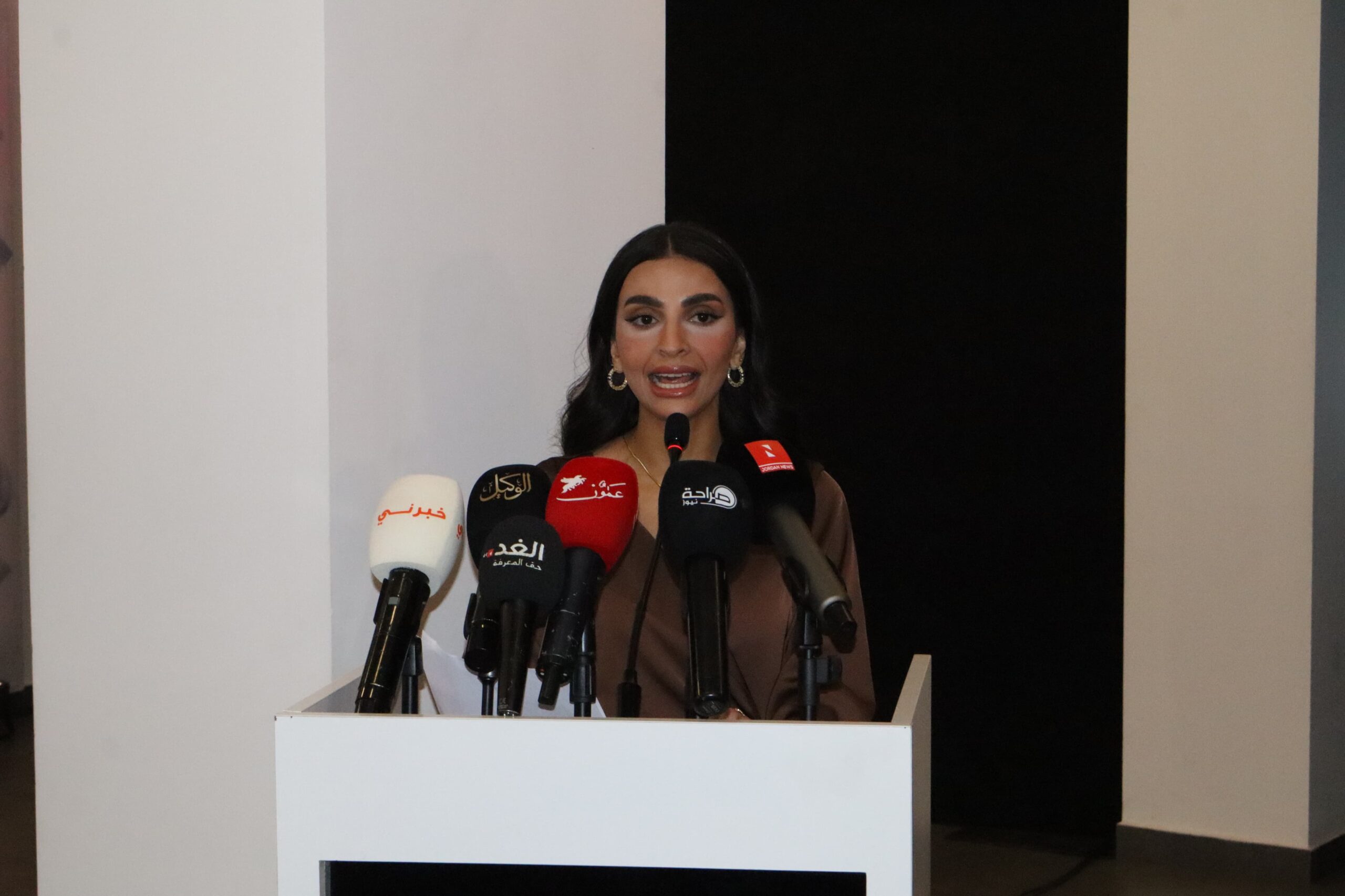 جيلي تعزز حضورها في الأردن بإطلاق EX5 EM-i الهجينة