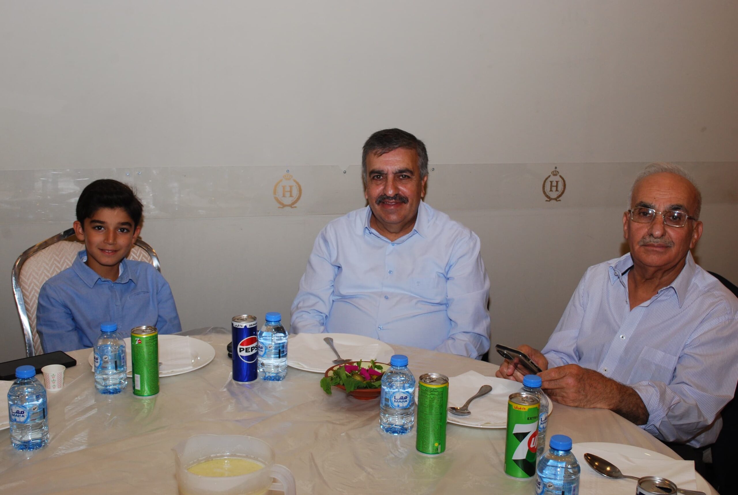 يقيم الحاج ابو رخية حفل غداء بمناسبة فرح نجله محمد نبيل ابو رخية