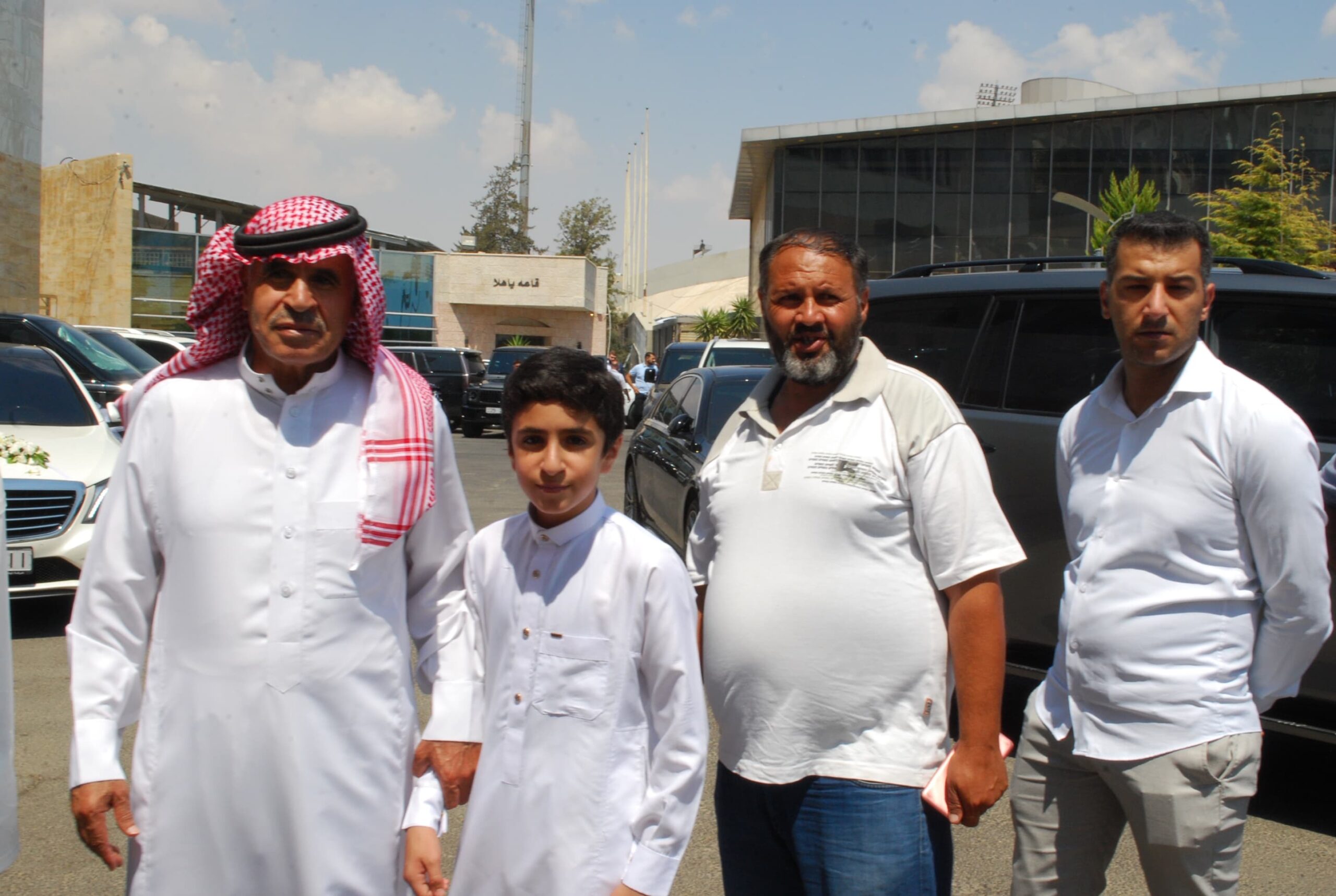 يقيم الحاج ابو رخية حفل غداء بمناسبة فرح نجله محمد نبيل ابو رخية
