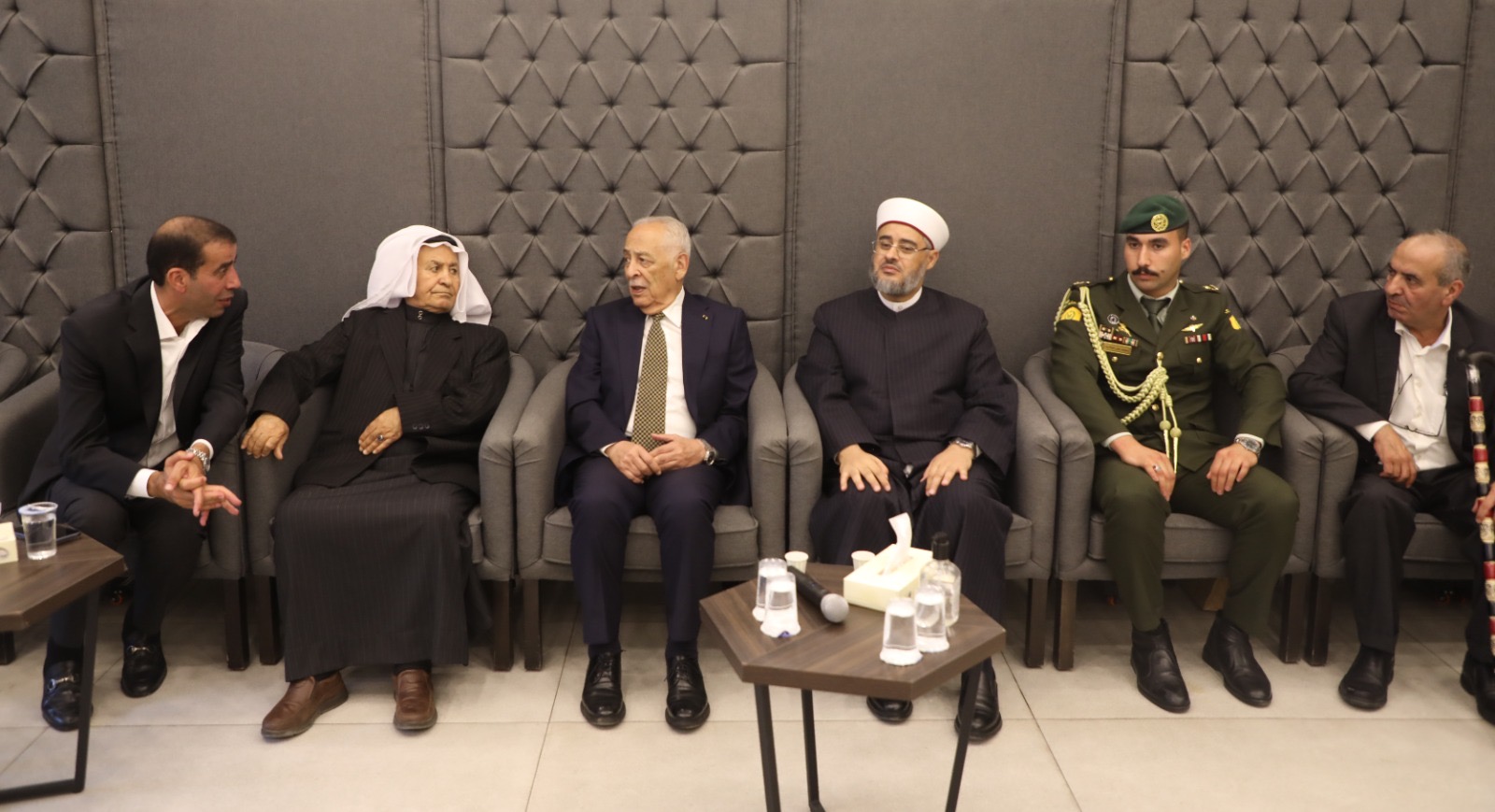 مندوبا عن الملك وولي العهد... العيسوي يعزي عشائر العطيان والزبون والزيود والشوبكي والحموري
