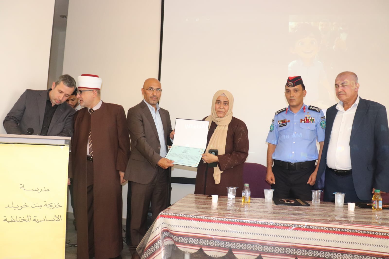 ندوة في الشونة الجنوبية للتوعية بمخاطر إطلاق العيارات النارية احتفالاً بنتائج التوجيهي
