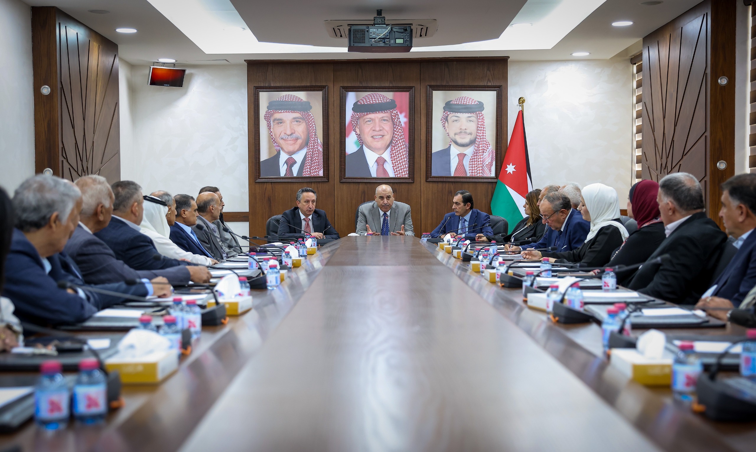 القاضي: نحرص على التواصل المباشر مع المواطنين والاستماع إلى مطالبهم وتطلعاتهم
