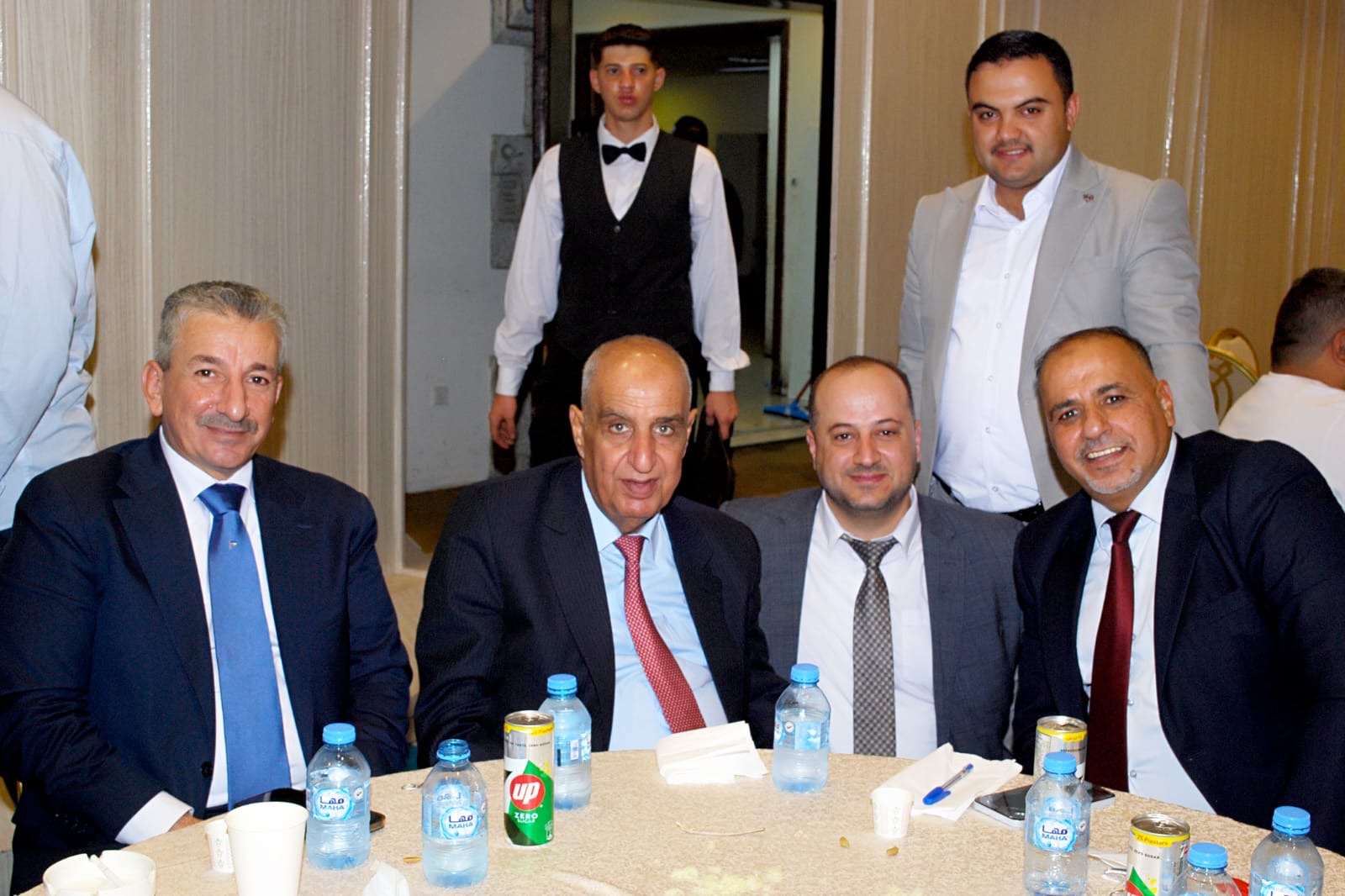يقيم الحاج ابو رخية حفل غداء بمناسبة فرح نجله محمد نبيل ابو رخية