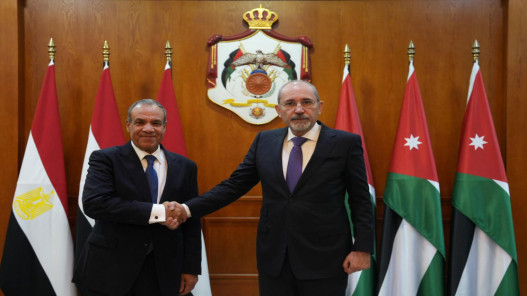 صورة حول : الصفدي وعبدالعاطي يؤكدان دعم خفض التصعيد إقليمياً الصفدي وعبدالعاطي يؤكدان دعم خفض التصعيد إقليمياً
