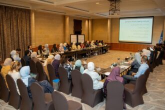 جلسة حوارية لبحث تعزيز الخدمات المالية الرقمية للمشاريع الصغيرة والمتوسطة