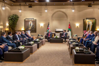 الملك يحذر من خطورة استغلال اضطرابات المنطقة لفرض واقع جديد في القدس