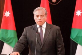 استقالة الحكومة وتكليف حسان بتشكيل حكومة جديدة.. الاحتمال الأقوى