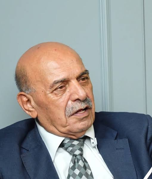 القرعان يكتب : كفى مزايدة وتوزيع صكوك الولاء والانتماء