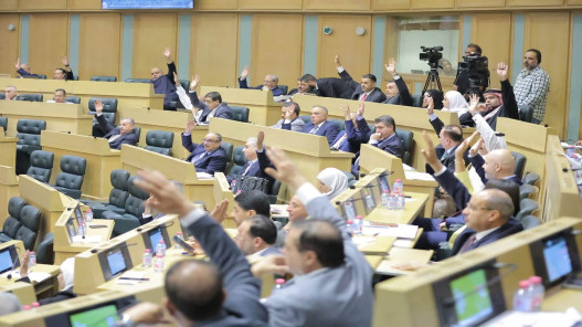 صورة حول : النواب يواصل مناقشة قانون الملكية العقارية المتضمن تسهيلات للاستثمار العقاري النواب يواصل مناقشة قانون الملكية العقارية المتضمن تسهيلات للاستثمار العقاري