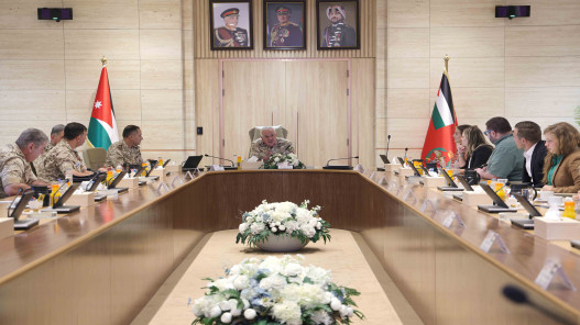 صورة حول : الحنيطي يبحث التعاون الدفاعي مع وفد كونغرس أميركي الحنيطي يبحث التعاون الدفاعي مع وفد كونغرس أميركي