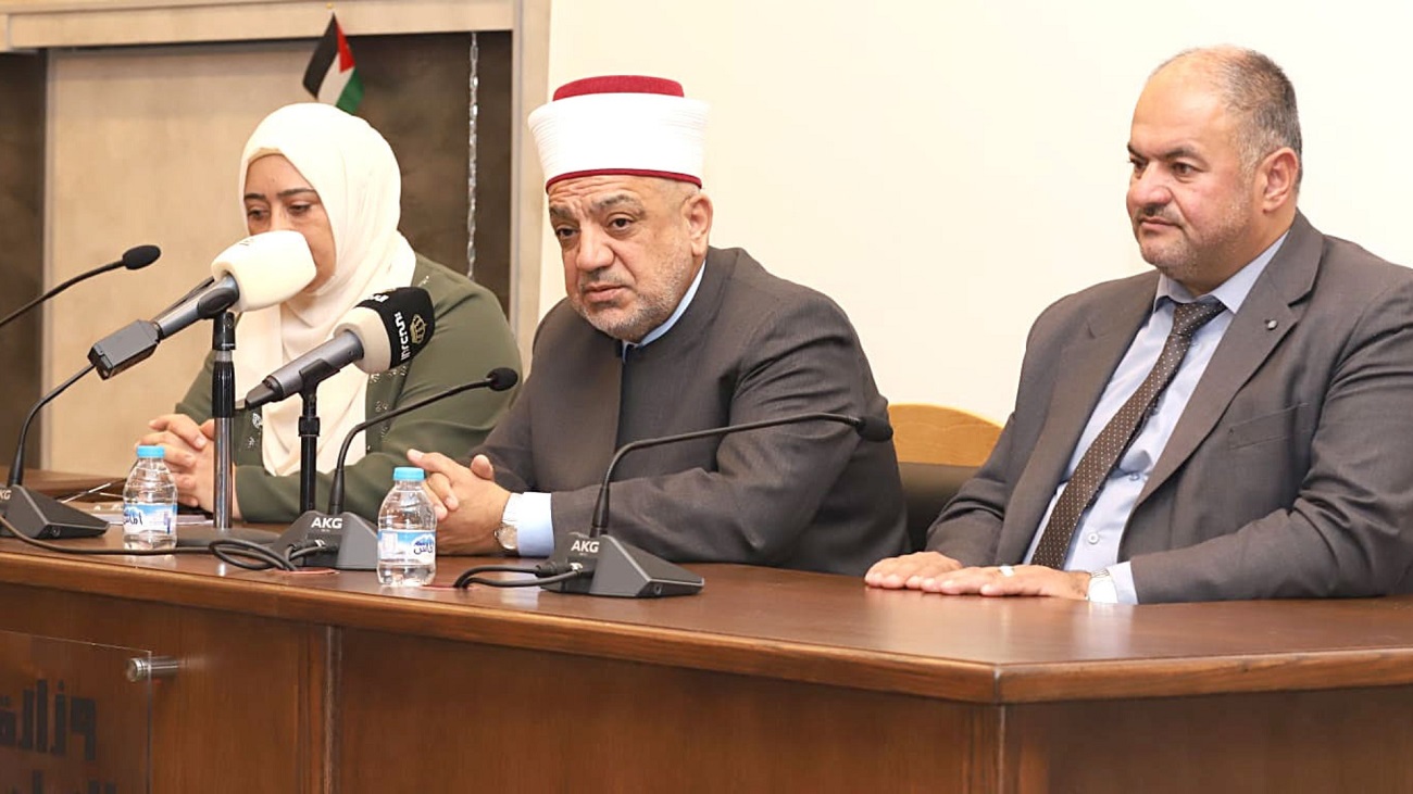 صورة حول : الخلايلة يفتتح ملتقى وعظياً لتمكين الواعظات وتعزيز رسالة المسجد في عجلون الخلايلة يفتتح ملتقى وعظياً لتمكين الواعظات وتعزيز رسالة المسجد في عجلون