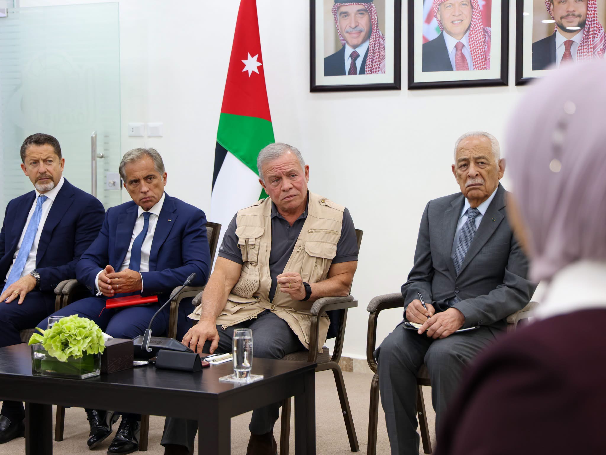 الملك يطلع على برامج مركز القنطرة لتنمية الموارد البشرية