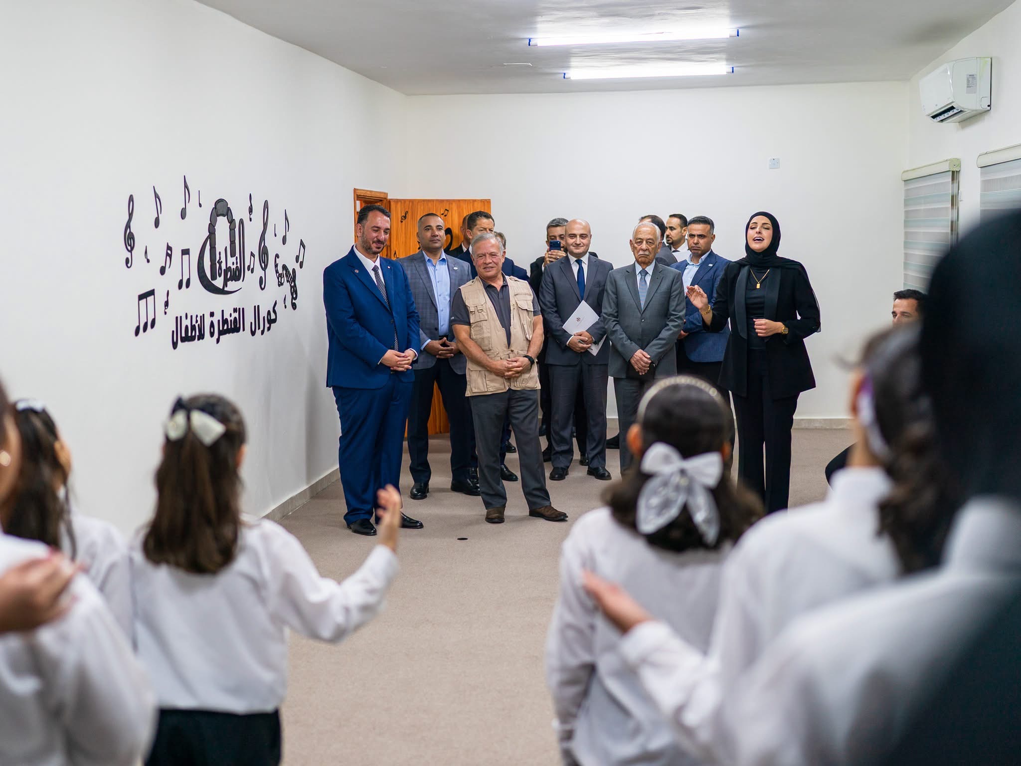 الملك يطلع على برامج مركز القنطرة لتنمية الموارد البشرية