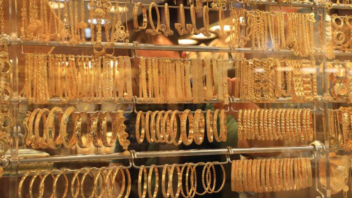 صورة حول : 89.5 دينار سعر الذهب عيار 21 بالسوق المحلية 89.5 دينار سعر الذهب عيار 21 بالسوق المحلية