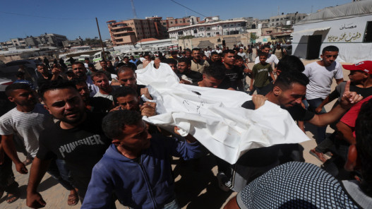 6 شهداء بينهم طفل بقصف إسرائيلي على ميناء غزة