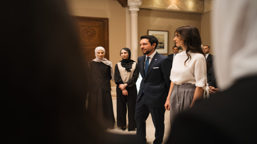 صورة حول : ولي العهد يهنئ أوائل الثانوية العامة بتفوقهم ولي العهد يهنئ أوائل الثانوية العامة بتفوقهم