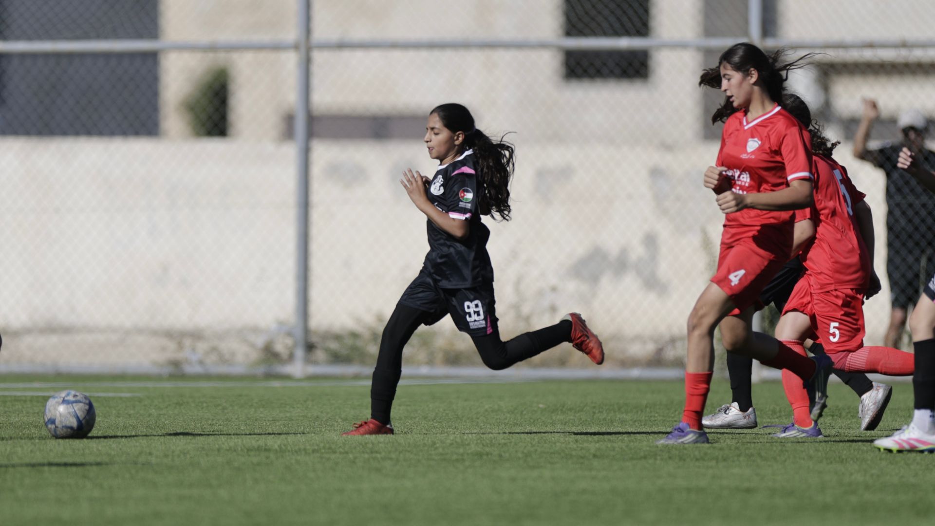 صورة حول : الاتحاد يواصل صدارة دوري الناشئات تحت 14 عاماً بعد الجولة الـ11 الاتحاد يواصل صدارة دوري الناشئات تحت 14 عاماً بعد الجولة الـ11