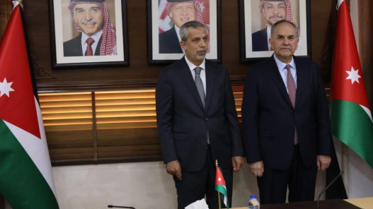 صورة حول : 18 محاميا يؤدون اليمين القانونية أمام وزير العدل 18 محاميا يؤدون اليمين القانونية أمام وزير العدل