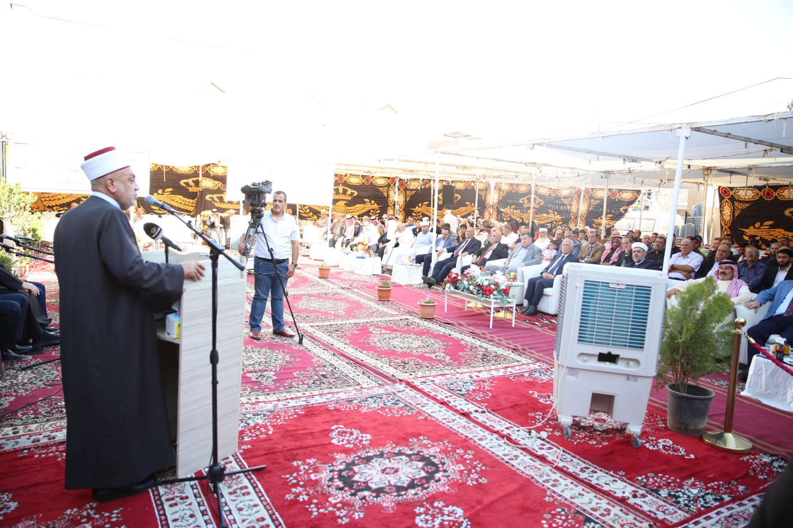رئيس الديوان الملكي يرعى تخريج الفوج الرابع من طلبة مركز "إرشيد" القرآني في بلدة علعال