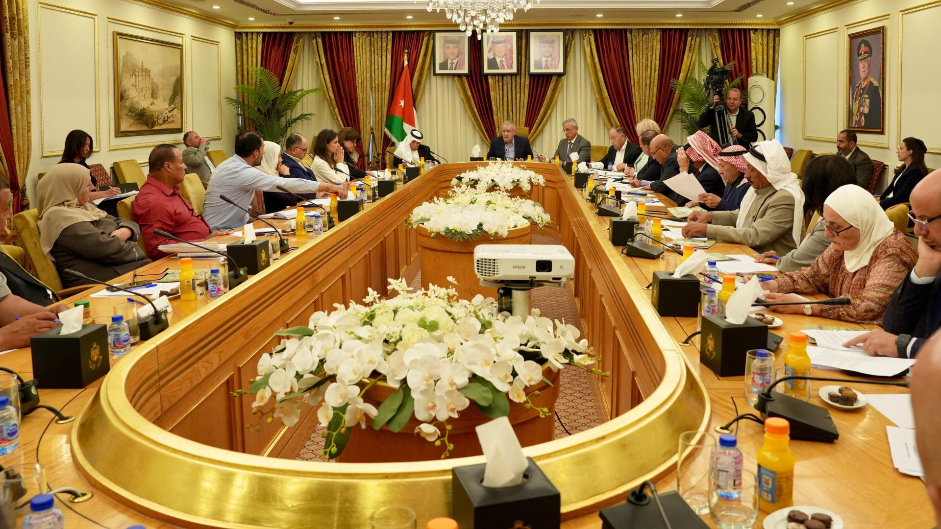 صورة حول : مالية الأعيان تناقش البيانات الختامية للسنة المالية 2025 مالية الأعيان تناقش البيانات الختامية للسنة المالية 2025