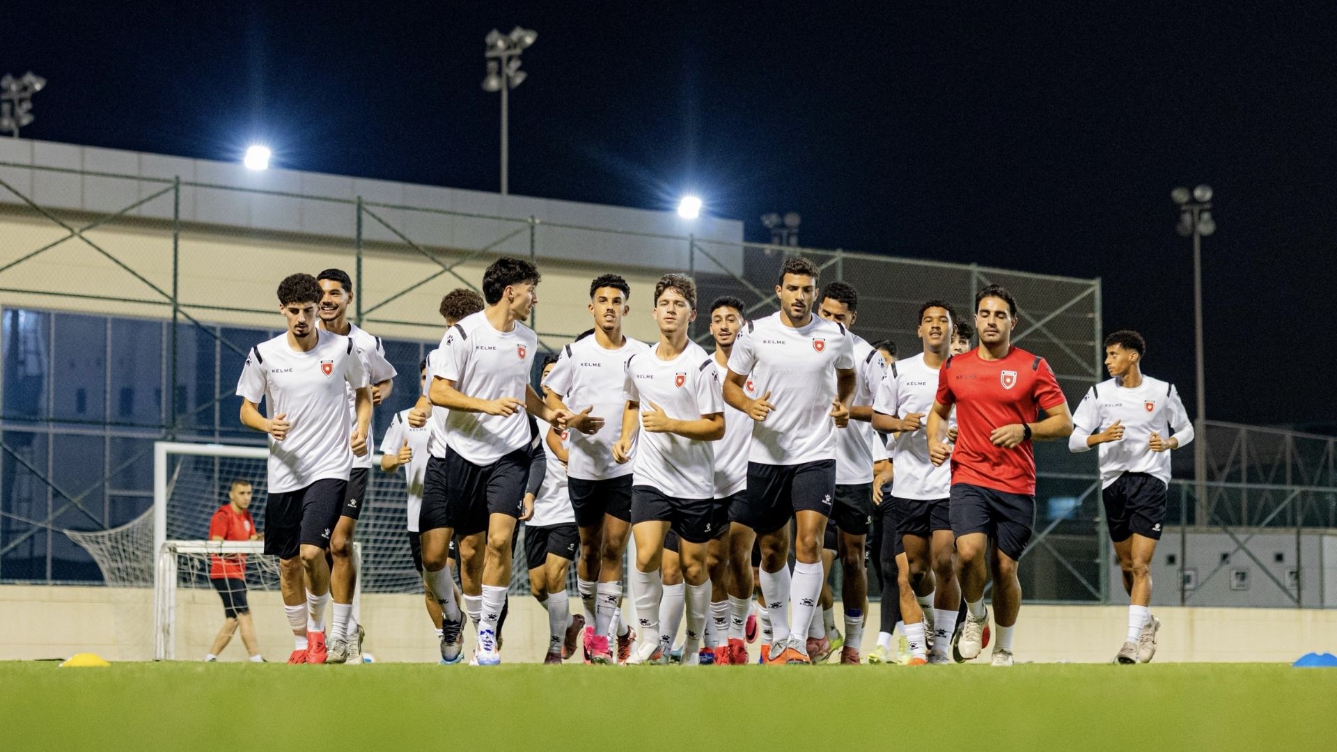 صورة حول : منتخب الشباب يبدأ تحضيراته لتصفيات آسيا بالبحرين منتخب الشباب يبدأ تحضيراته لتصفيات آسيا بالبحرين