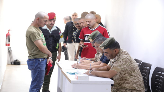 صورة حول : بدء الفحوصات الطبية للدفعة الثالثة من مكلفي خدمة العلم في عدد من المحافظات بدء الفحوصات الطبية للدفعة الثالثة من مكلفي خدمة العلم في عدد من المحافظات