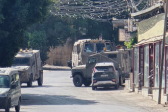 الاحتلال يعتقل 20 فلسطينياً ويهدم منزلاً في الضفة الغربية