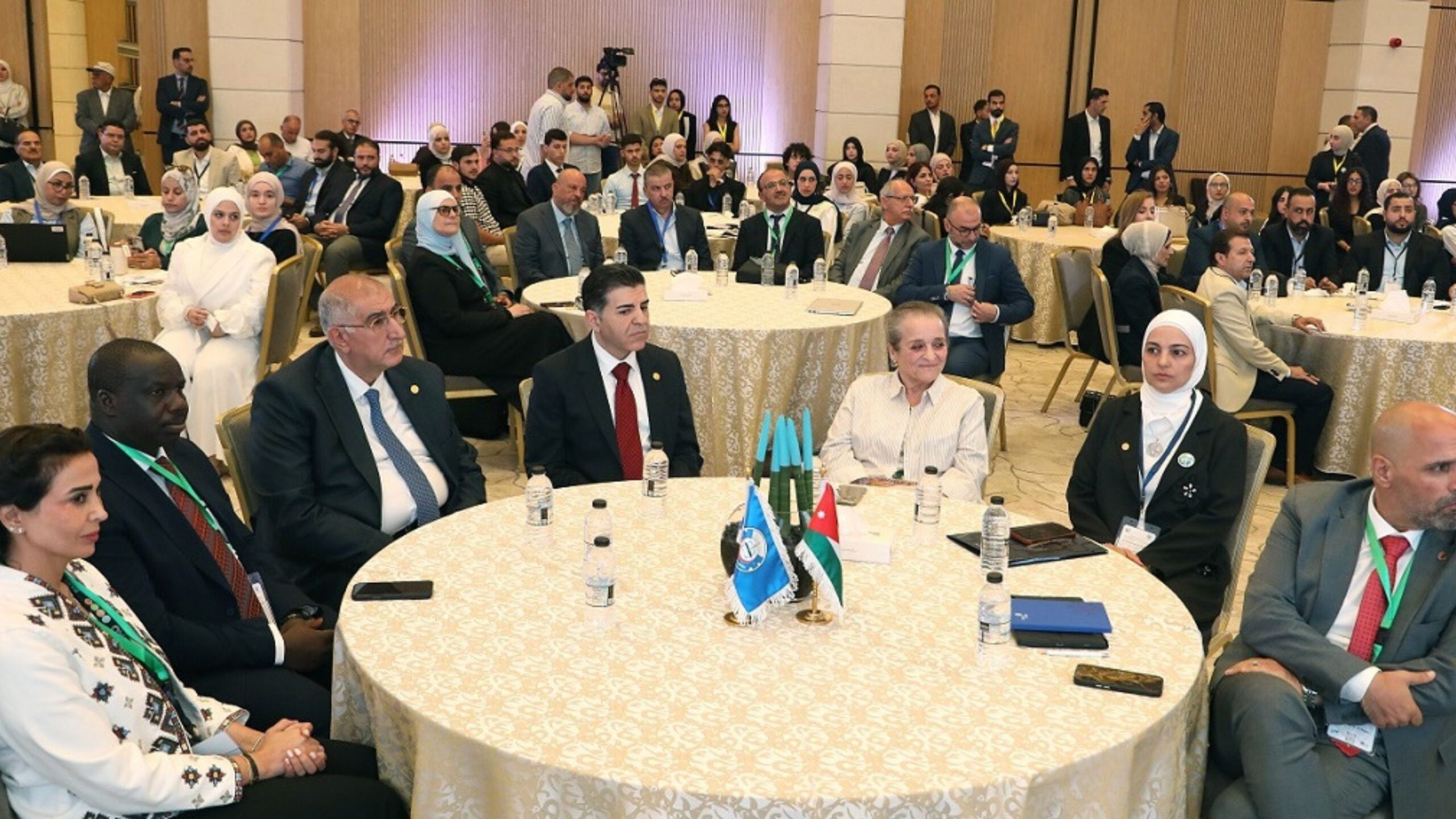 صورة حول : برعاية الأميرة عالية.. انطلاق المؤتمر الدولي الثالث للصحة الواحدة والابتكارات البيطرية في عمّان برعاية الأميرة عالية.. انطلاق المؤتمر الدولي الثالث للصحة الواحدة والابتكارات البيطرية في عمّان