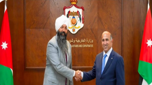 الفايز يبحث مع وزير الدولة للتنمية الدولية الكندي تعزيز التعاون الثنائي