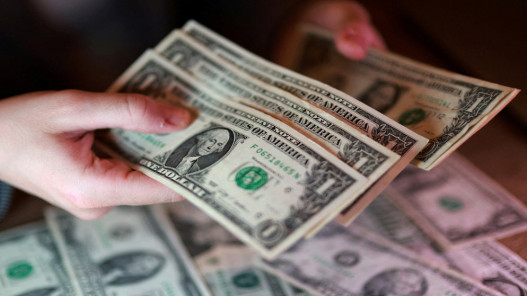 الدولار يستقر قرب أعلى مستوى في أسبوع وسط ترقب خطاب رئيس الفيدرالي في جاكسون هول