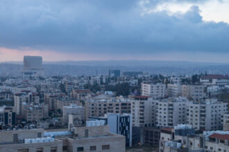 عدم استقرار جوي يبدأ السبت.. وزخات مطرية متوقعة شمال المملكة