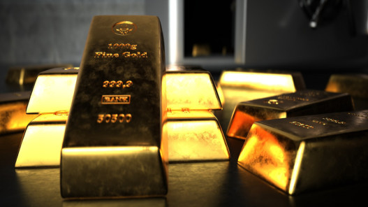 الذهب يهبط لأدنى مستوى في نحو أسبوعين بفعل توقعات رفع الفائدة الأميركية