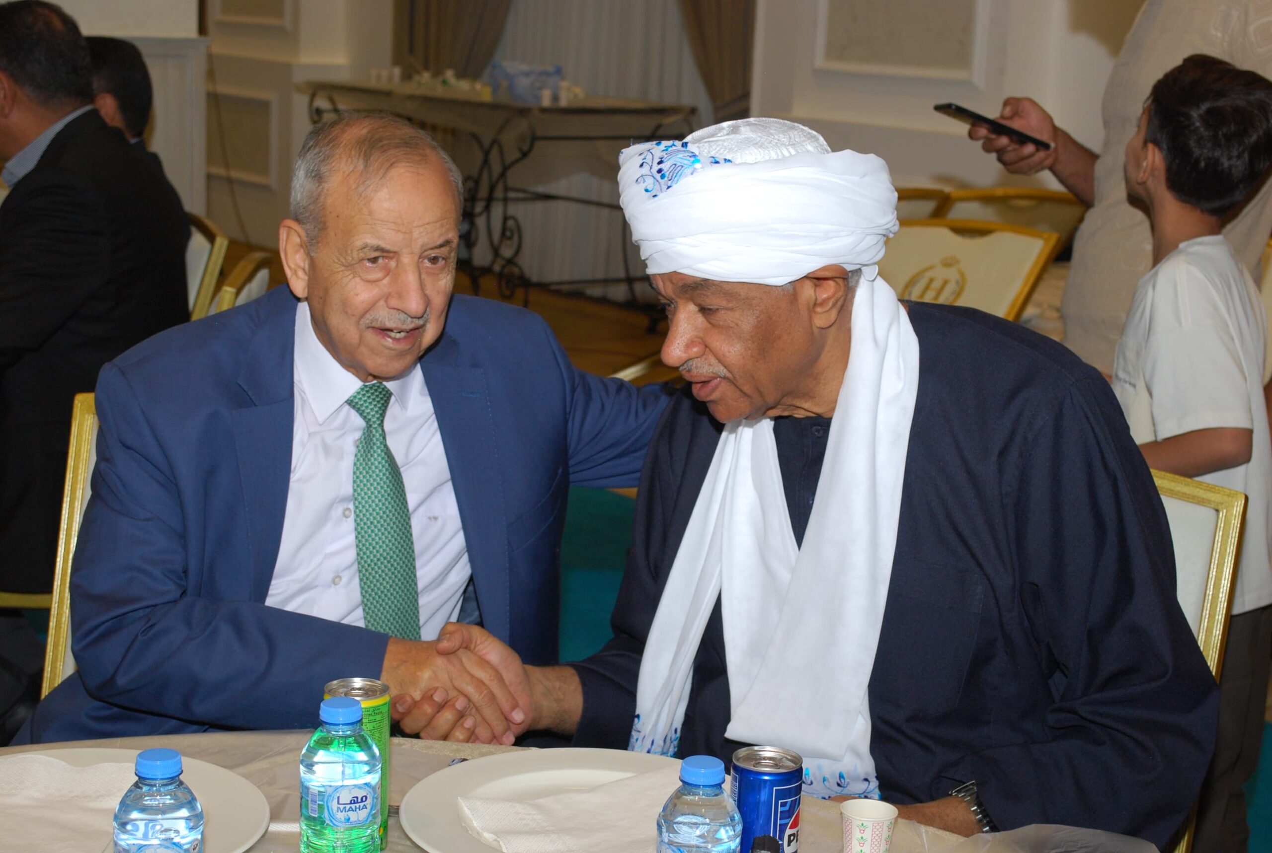 يقيم الحاج ابو رخية حفل غداء بمناسبة فرح نجله محمد نبيل ابو رخية