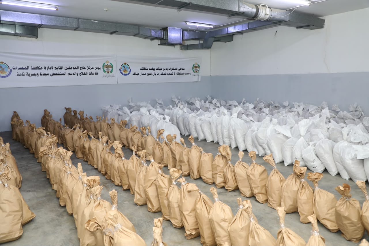 عاجل| الأمن العام يتلف كميات ضخمة من المخدرات المضبوطة في 1121 قضية