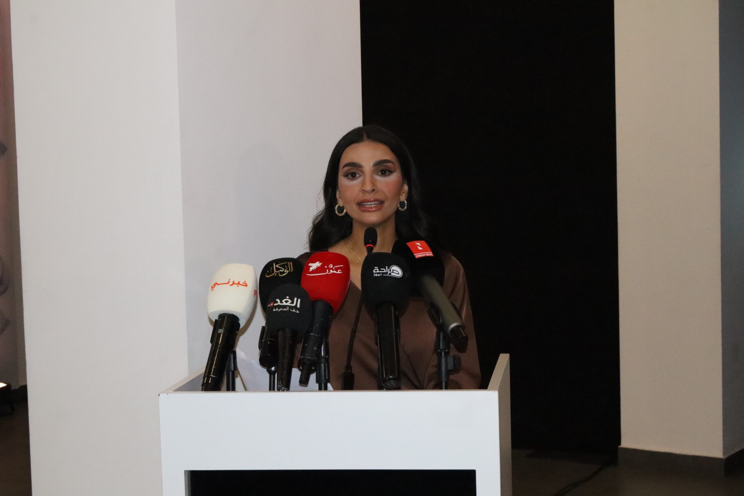 جيلي تعزز حضورها في الأردن بإطلاق EX5 EM-i الهجينة