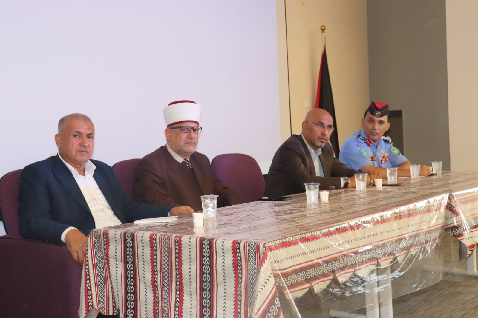 ندوة في الشونة الجنوبية للتوعية بمخاطر إطلاق العيارات النارية احتفالاً بنتائج التوجيهي