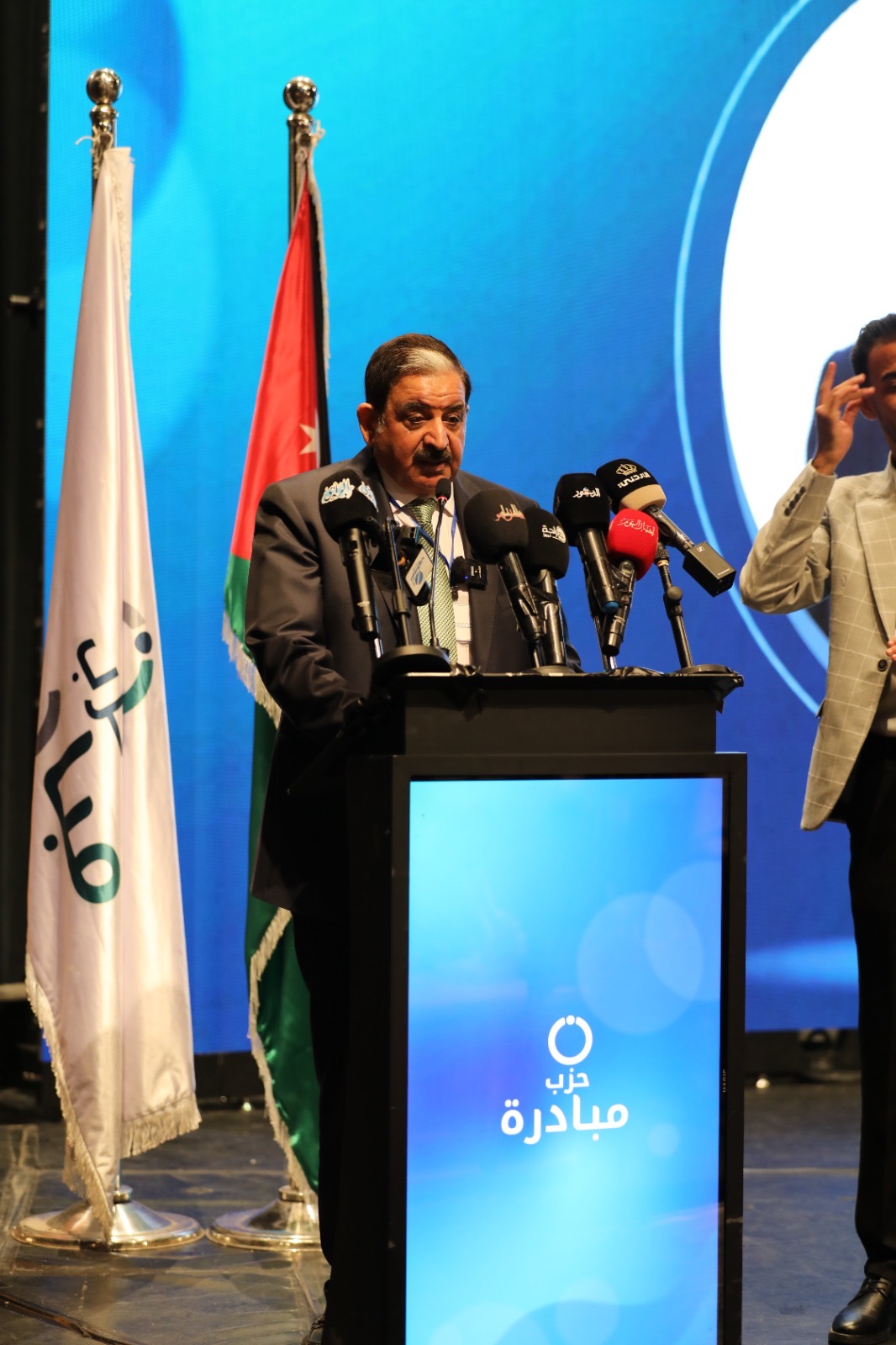 نيفين العياصرة تكتب:حزب مبادرة... حين تبدأ الأحزاب بكتابة سيرتها