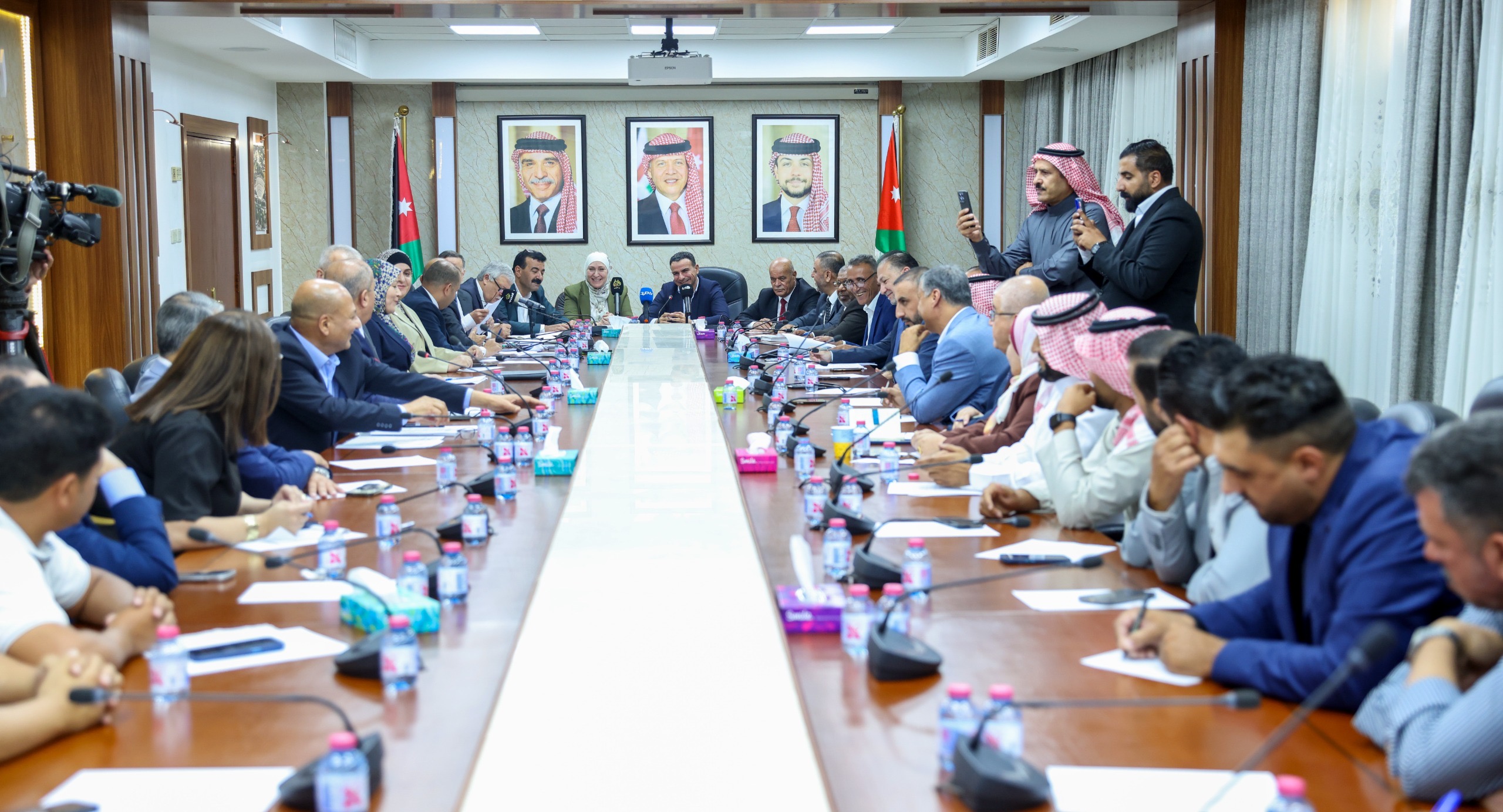صورة حول : "الزراعة النيابية" تبحث استثمارات الضمان في القطاع الزراعي وتدعو إلى حماية المزارعين "الزراعة النيابية" تبحث استثمارات الضمان في القطاع الزراعي وتدعو إلى حماية المزارعين