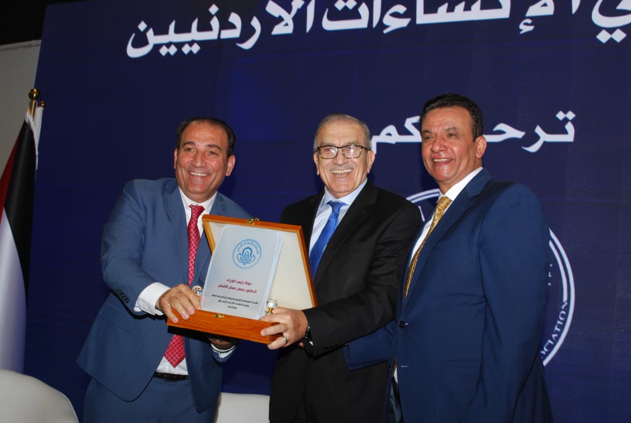 أبو السمن: قطاع الإنشاءات ركيزة أساسية للاقتصاد الوطني وداعم للتنمية