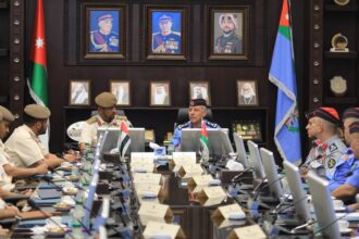 مدير الأمن العام يلتقي قائد الحرس الوطني الإماراتي، ويؤكد أهمية توسيع التعاون الأمني وتبادل الخبرات بين البلدين