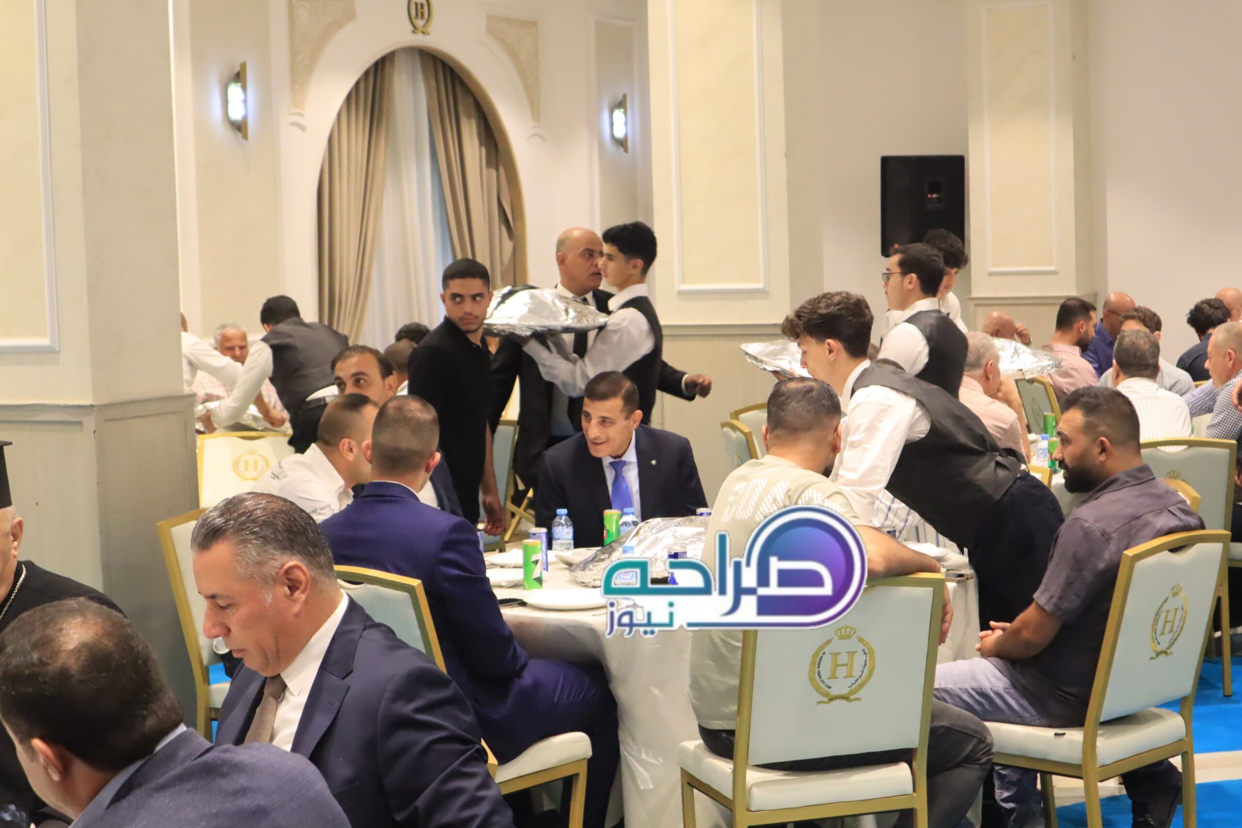 آل عطية الكرام.. مأدبة غداء حاشدة احتفاءً بزفاف الشاب معاذ مازن عطية