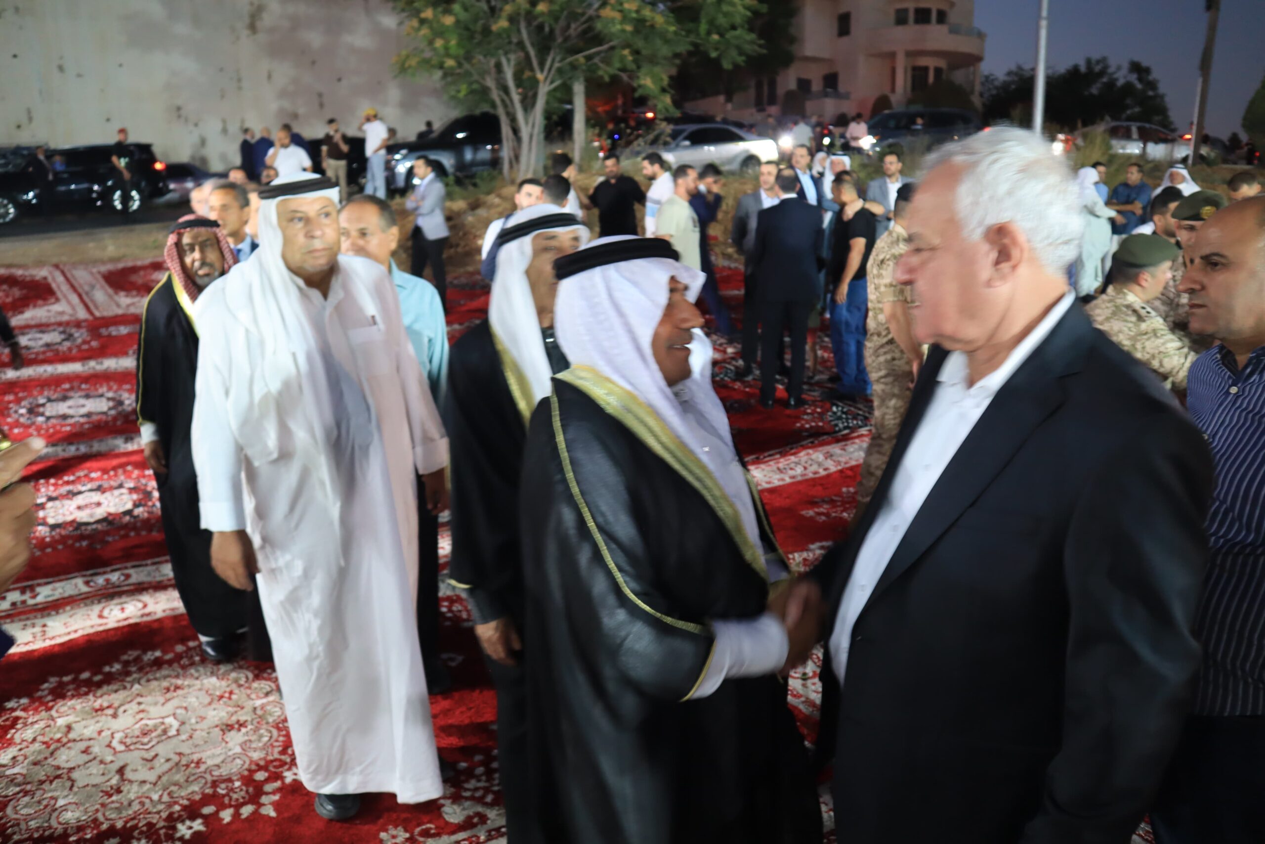 الحنيطي يستقبل التهاني بمناسبة ترفيعه إلى رتبة فريق .. (صور )