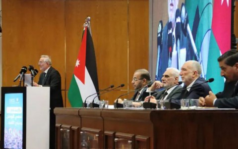 صورة حول : منصب الأمين العام لحزب الأمة الأردني: الخوالدة ينافس "القطاونة" منصب الأمين العام لحزب الأمة الأردني: الخوالدة ينافس "القطاونة"