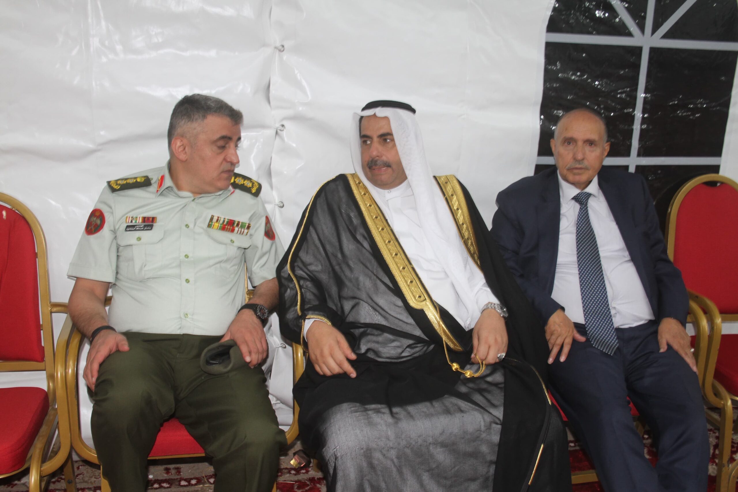 الحنيطي يستقبل التهاني بمناسبة ترفيعه إلى رتبة فريق .. (صور )