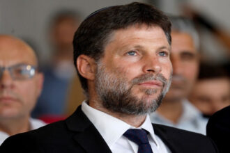 سموتريتش: يجب إسقاط السلطة الفلسطينية