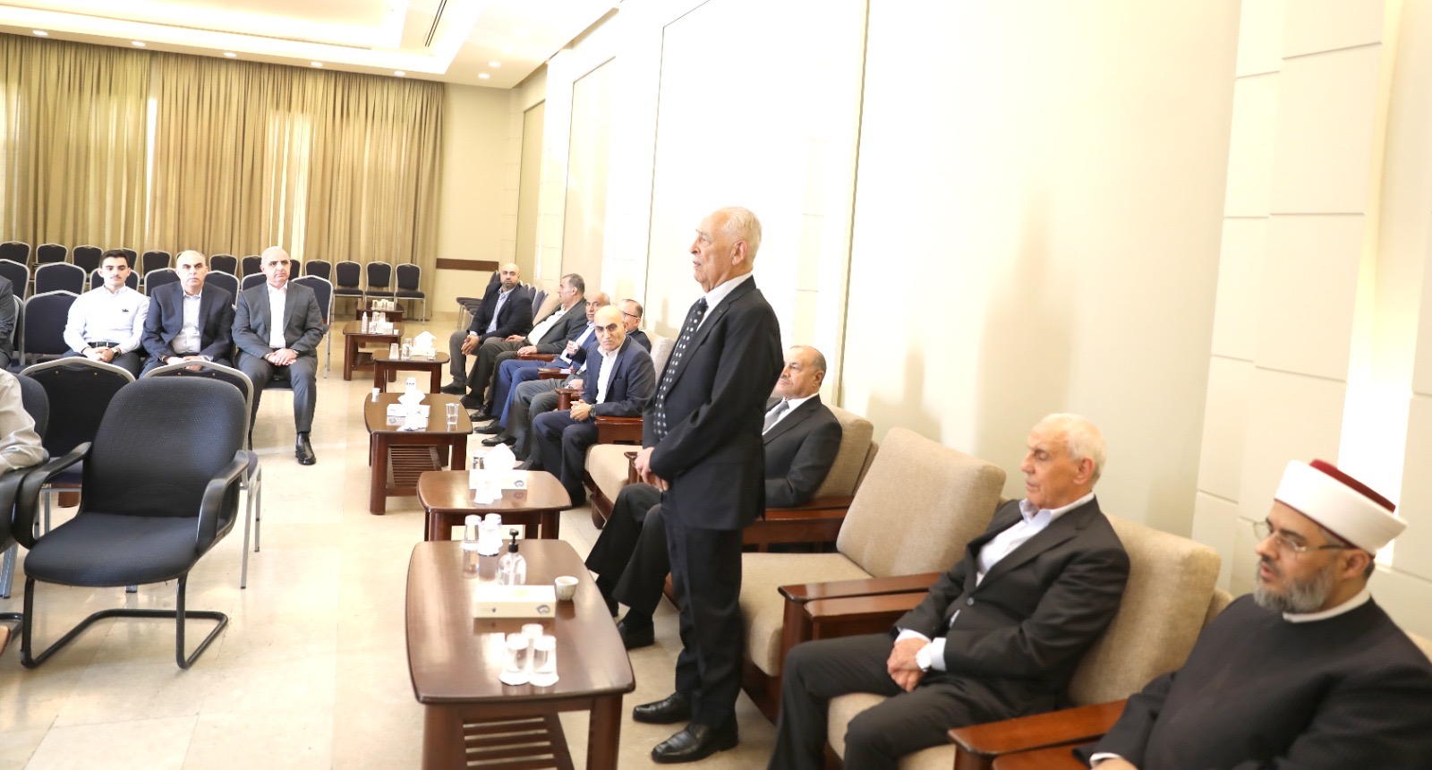 مندوبا عن الملك وولي العهد.. العيسوي يعزي السلفيتي والملكاوي والعبيدات